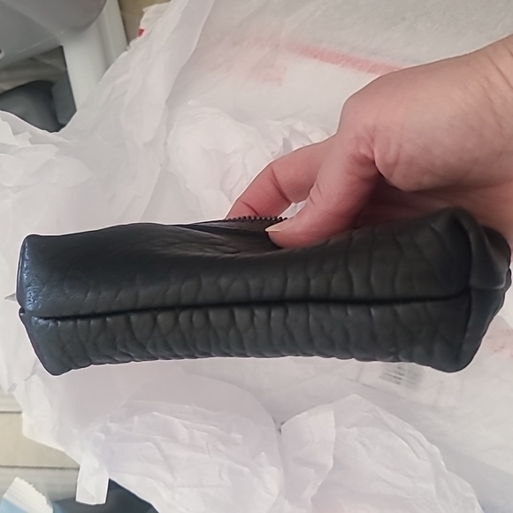 Rough and Tumble Matte pebble black small zip pouch new - Picture 3 of 3